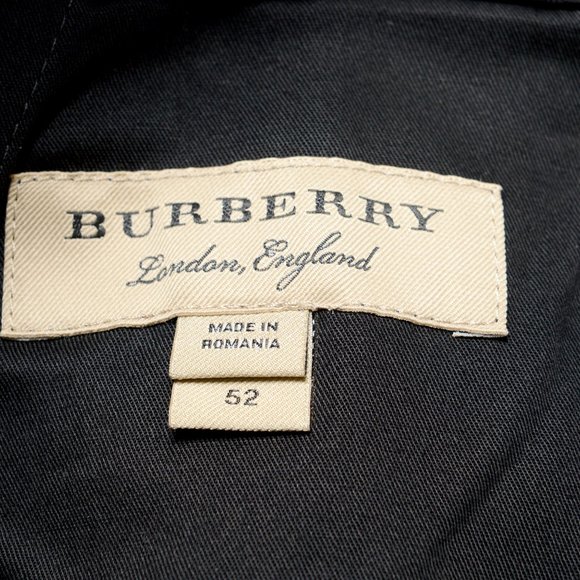 Burberry Men's Navy Blue Pleated Casual Pants
